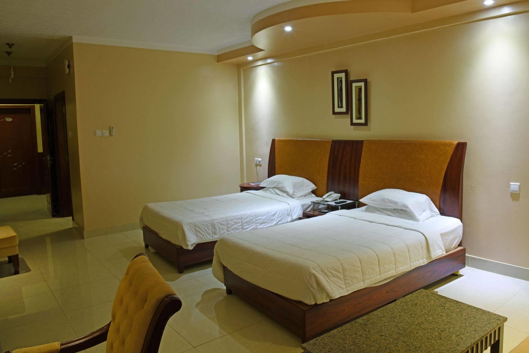 Imperial Golf View Hotel عنتيبي المظهر الخارجي الصورة