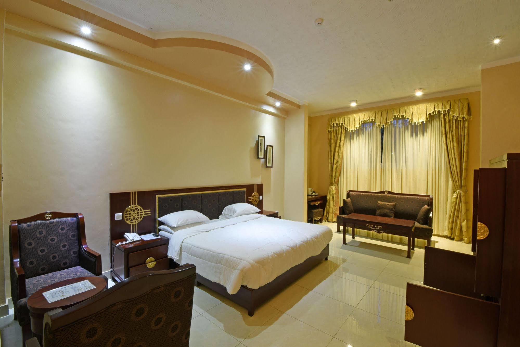 Imperial Golf View Hotel عنتيبي المظهر الخارجي الصورة